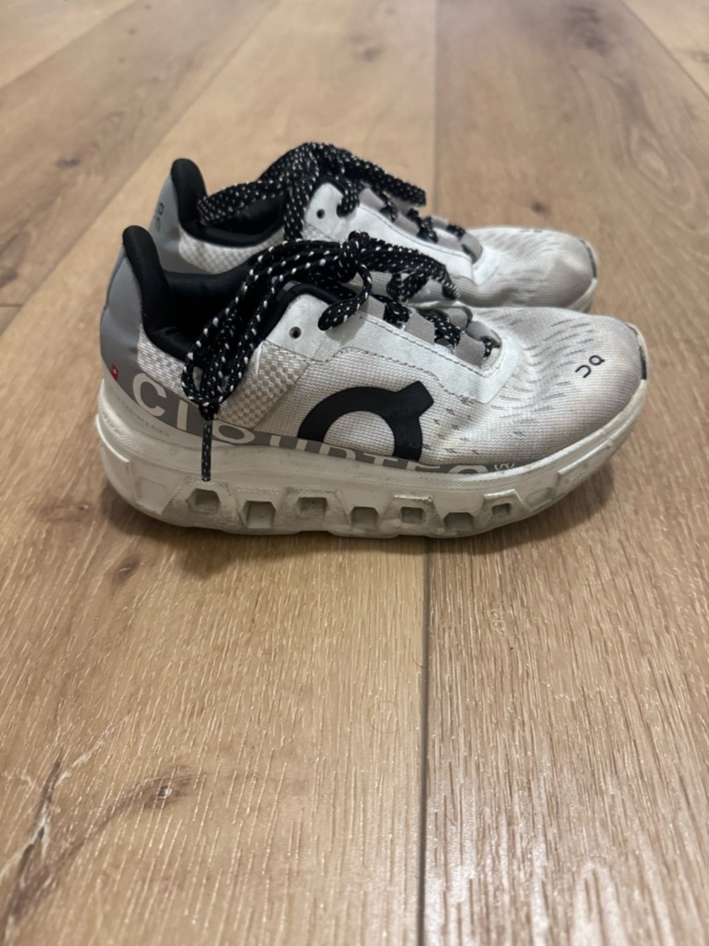 OC Running Kids White and Black Lace-Up Sneakers